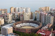 Že jsme ve Španělsku poznáme i podle typického tvaru koridy Plaza de toros de La Malagueta, ve které může tradiční býčí zápasy sledovat až 9000 diváků.