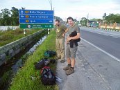 Tenhle obrázek myslím taky hovoří za vše...Borec nás v Ipohu vyhodil z auta a my jsme ani nevěděli čí jsme:))