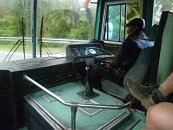 Vskutku retro záležitost. Není divu, že prvních 60 kilometrů serpentin, kdy autobus klesal z hor na úroveň moře Fenek problil:))