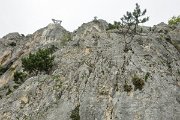Vybrali jsme cestu Smoky Joki 6-, vedoucí z pravé strany pod skywalkem. : fenek, hohe wand, lezení, miguel, rakousko
